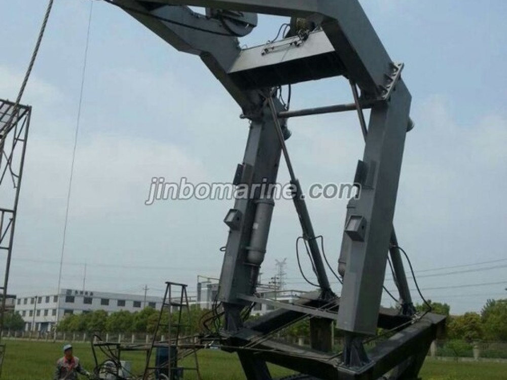 A davit - Image 1