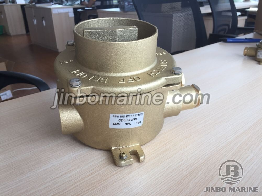 Marine Brass High-Current Water-tight Socket with Chain Switch CZKLS3-2 - Image 2