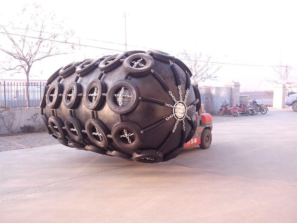Floating Rubber Fender - Image 1