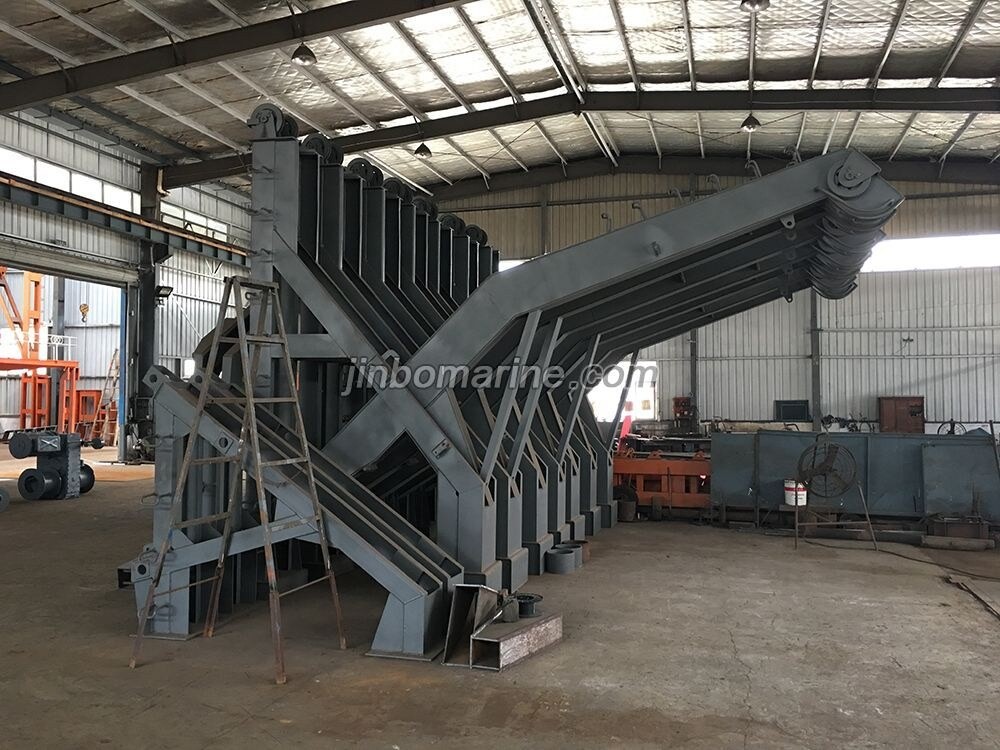 Gravity Luffing Arm Davit - Image 3