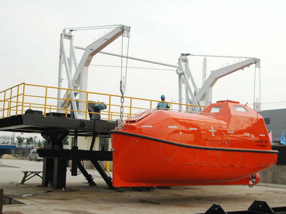 Gravity Luffing Arm Type Davit - Image 1