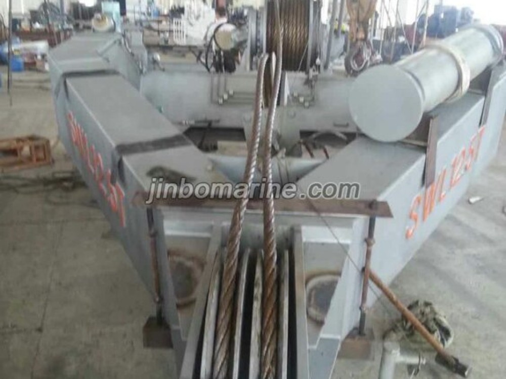 A davit - Image 2