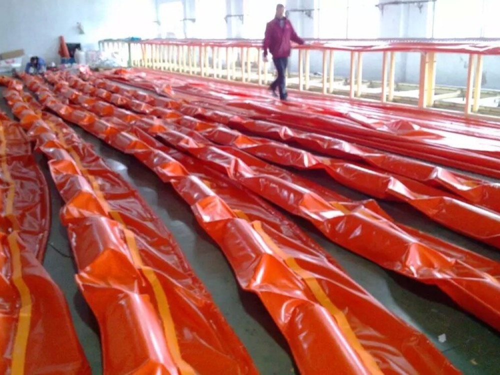 Inflatable PVC Boom - Image 1