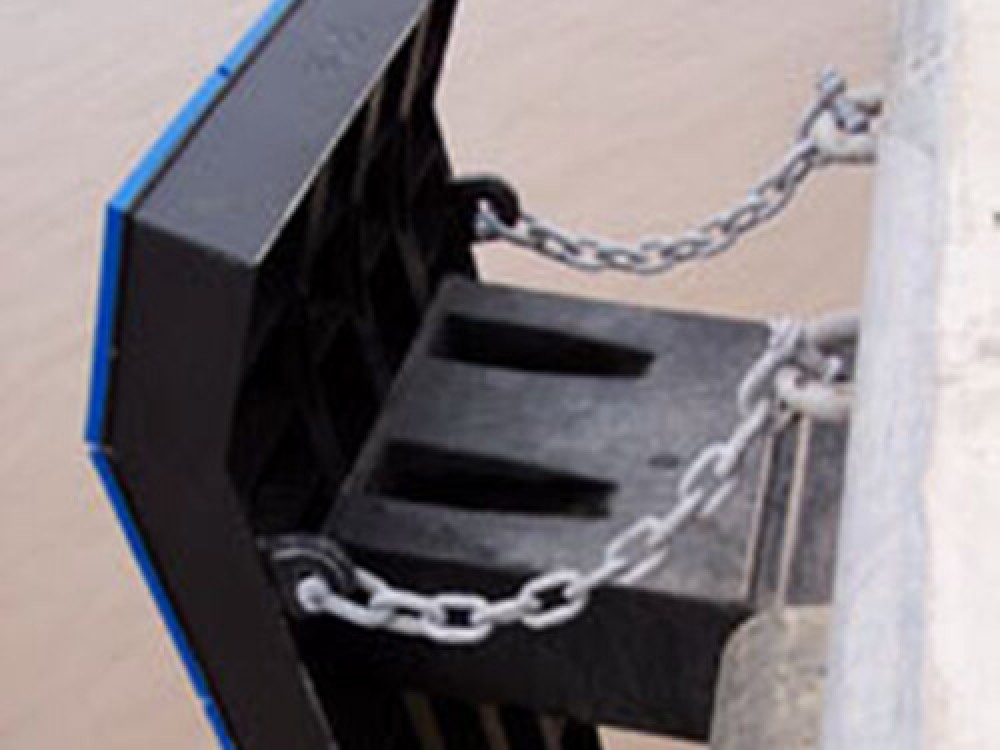 ME Type Rubber Fender - Image 1