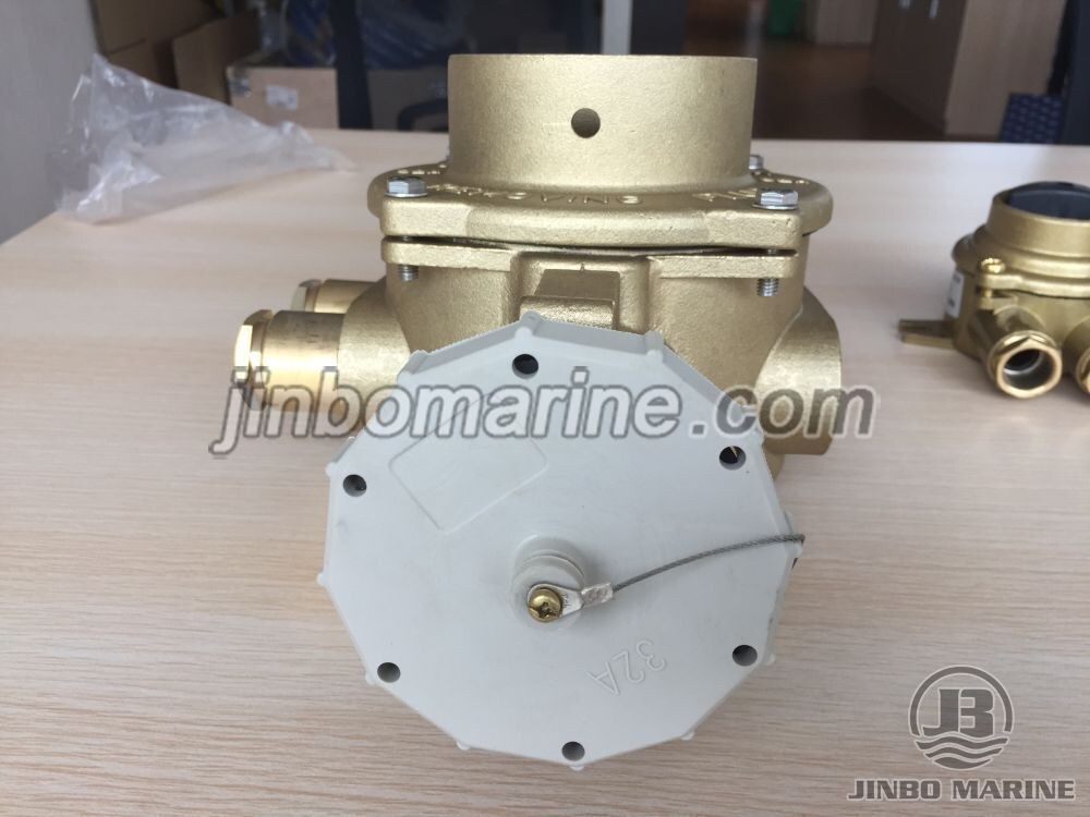 Marine Brass High-Current Water-tight Socket with Chain Switch CZKLS3-2
