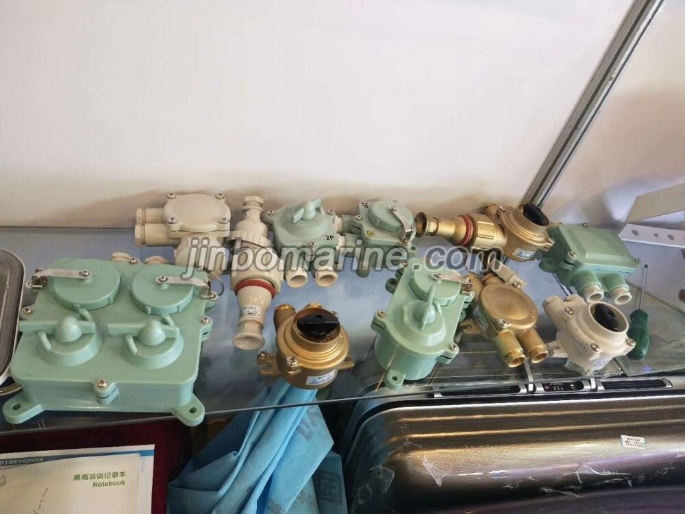 Marine Brass Socket with Chain Switch CZKLS2-2