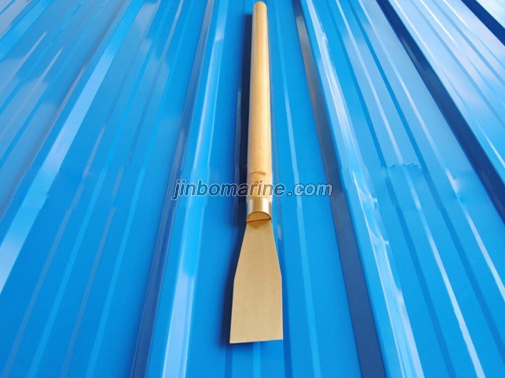 Non-sparking Long Wooden Handle Scraper