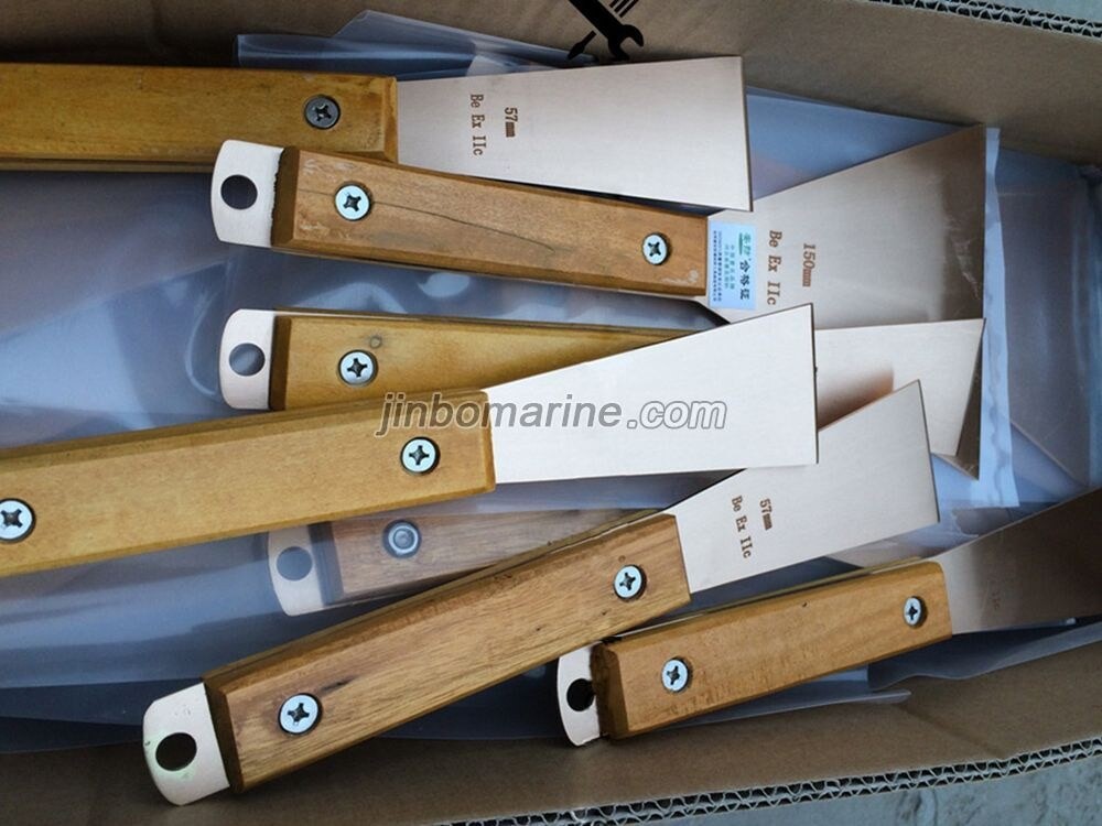 Non-sparking Wooden Handle Putty Knife - Image 5