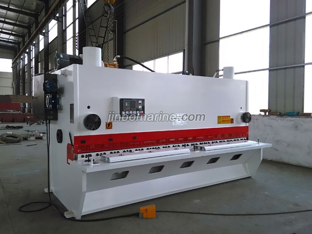 QC11Y Hydraulic Guillotine Shear For Shipyard - Image 1