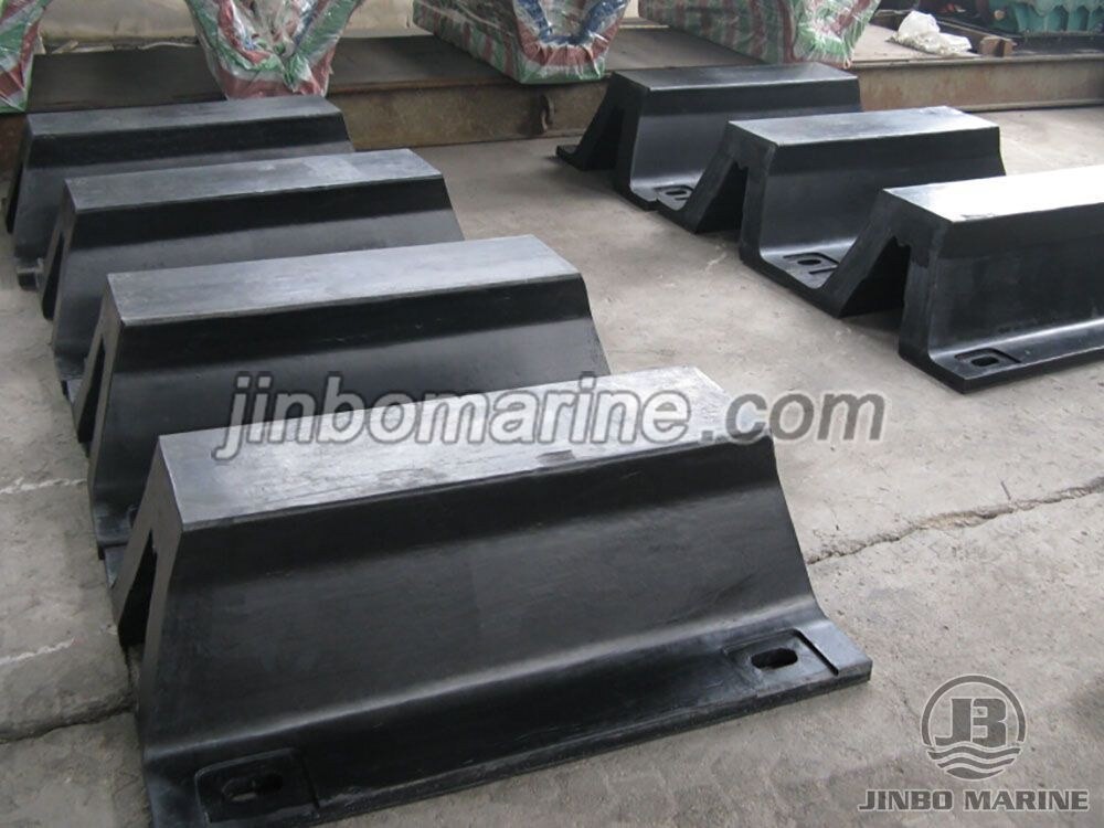 SA-A Type Super Arch Rubber Fenders - Image 1