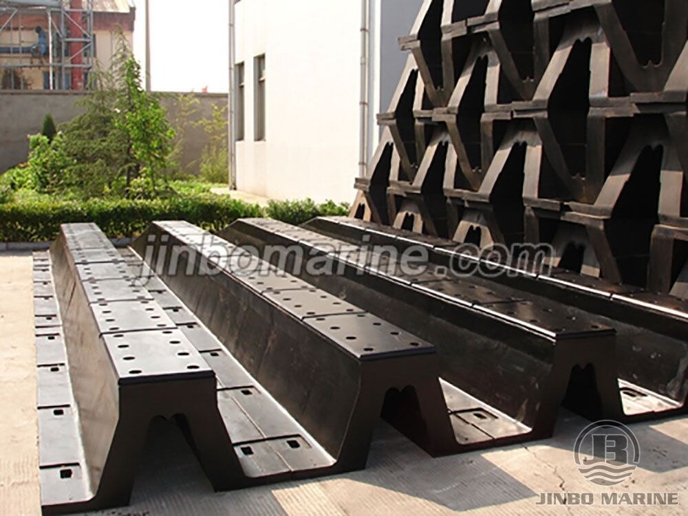 SA-B Type Super Arch Rubber Fenders - Image 1