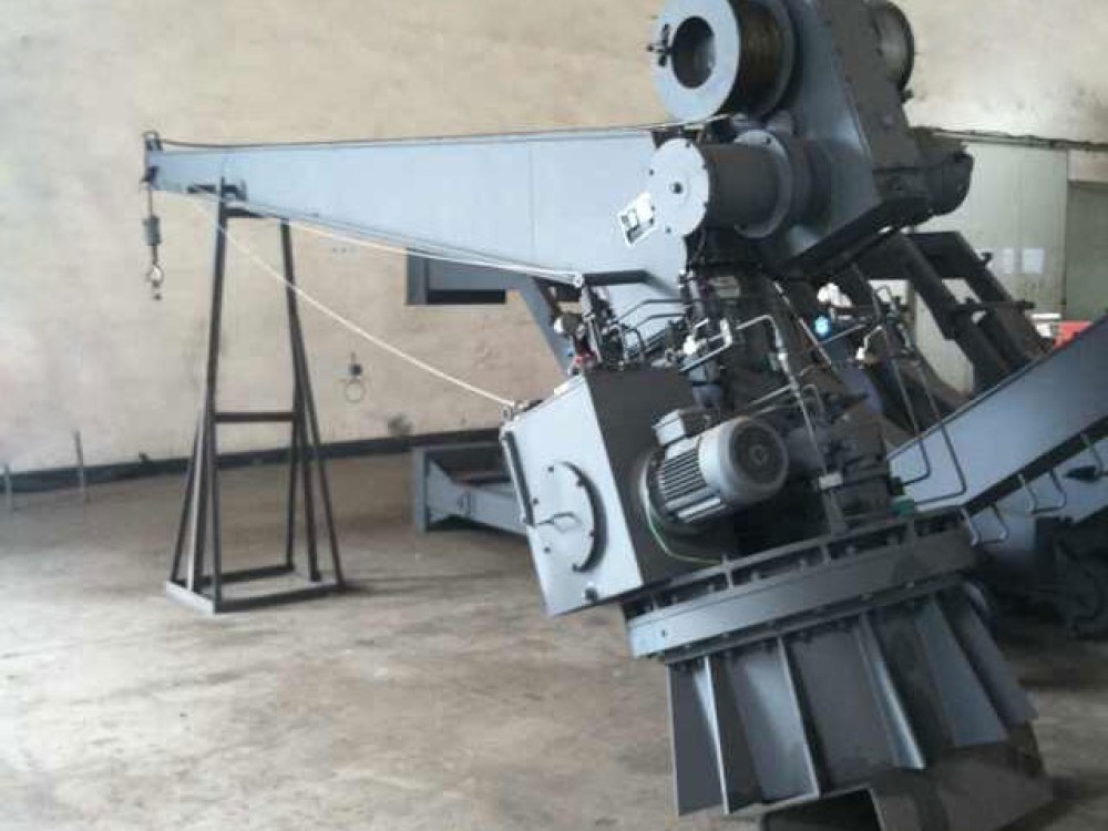 Single Arm Slewing Davit - Image 1