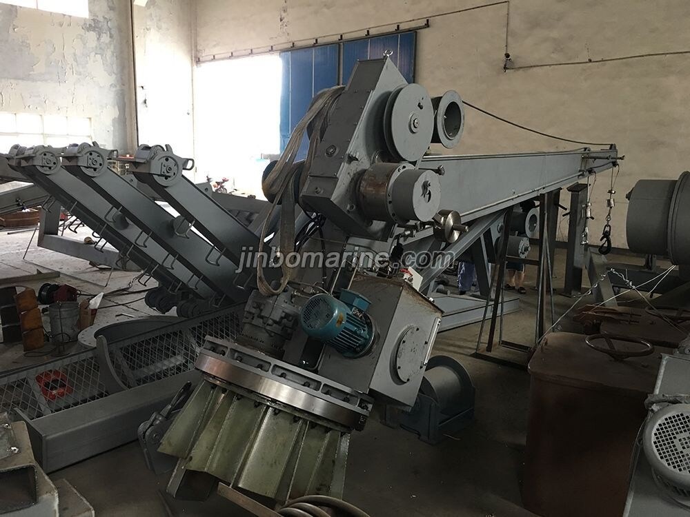 Single Arm Slewing Davit - Image 2