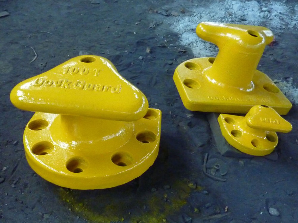 T type dock bollard - Image 1