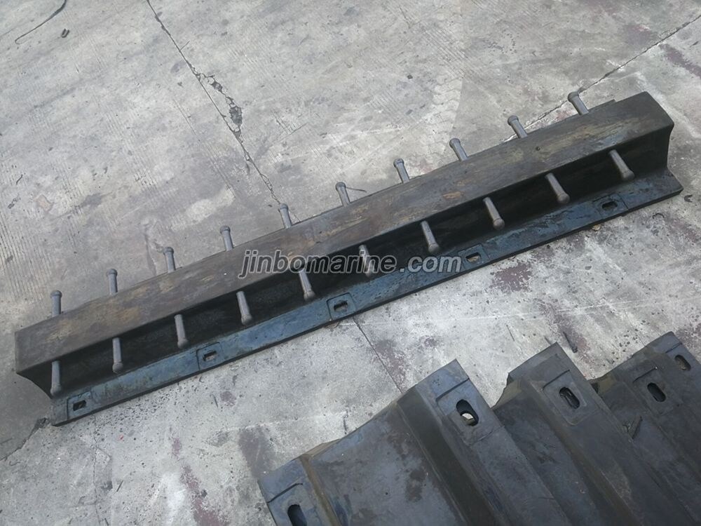 XT Type Ladder Rubber Fender - Image 1