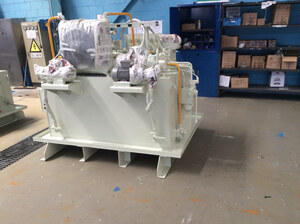 Hydraulic system for marine hatch cover