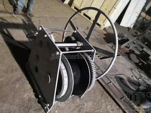 5T manual winch thumbnail 1