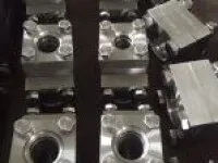 Angle Hydraulic Square Flange 1