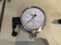 YC Type Transmissible Pressure Gauge 1
